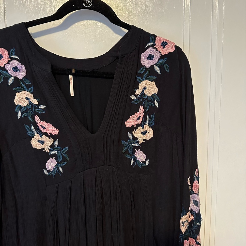 Free people floral tunic 🌸 - Picture 3 of 7